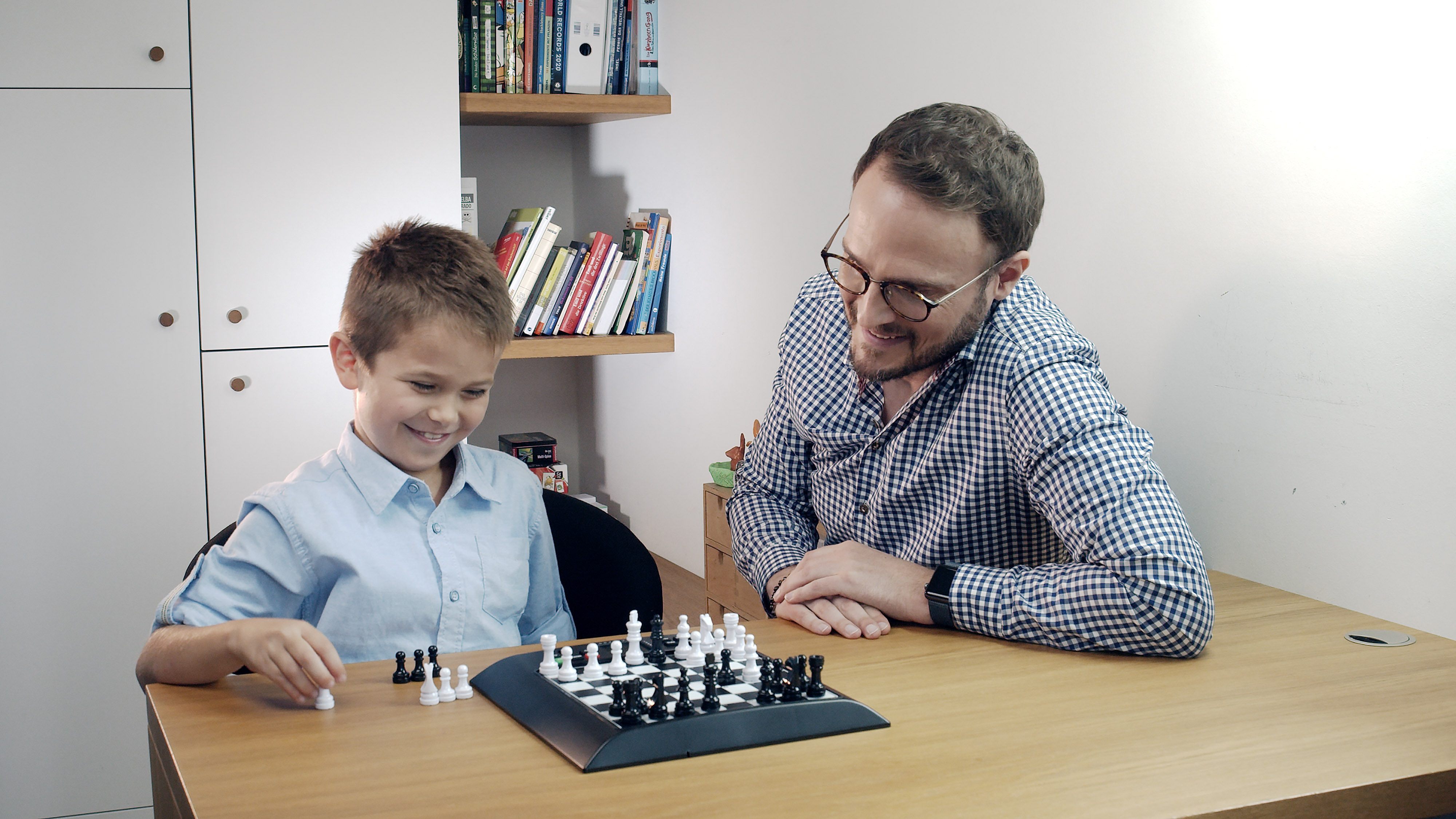 ChessGenius Schachcomputer für Anfänger, Turnier- und Vereinsspieler